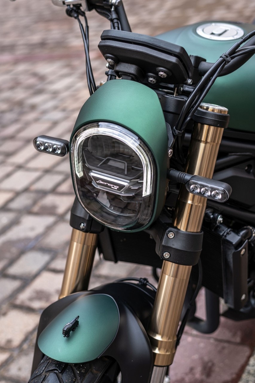 Benelli Leoncino 800 VS CFMOTO 700CL-X Heritage: prova a prendermi!